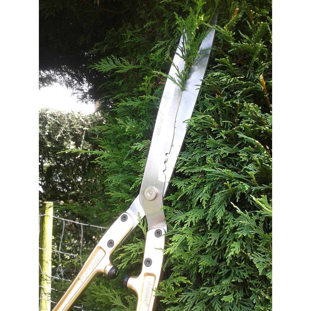 Barnel Hedge Shears with Wavy Edged Blade B1010L